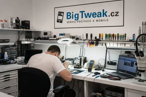Servisní dílna Big Tweak — Senovážné náměstí 23, Praha 1